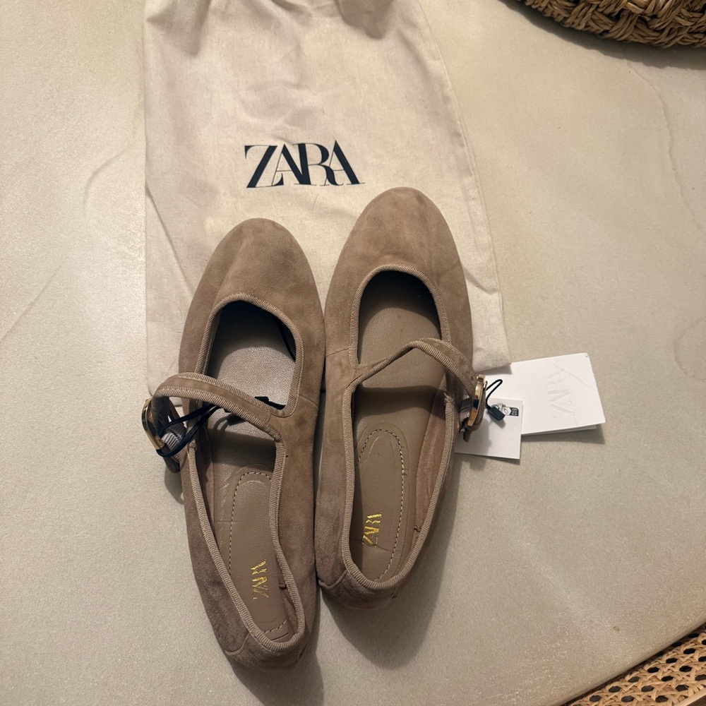 NEW ZARABeige Suede Mary Jane Flat with Gold Buckle - Picture 2 of 6